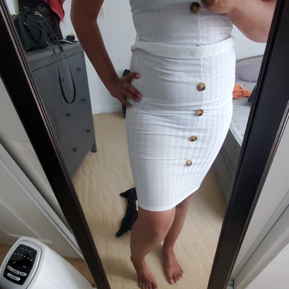 Medium White Body framing dress - Picture 3 of 3